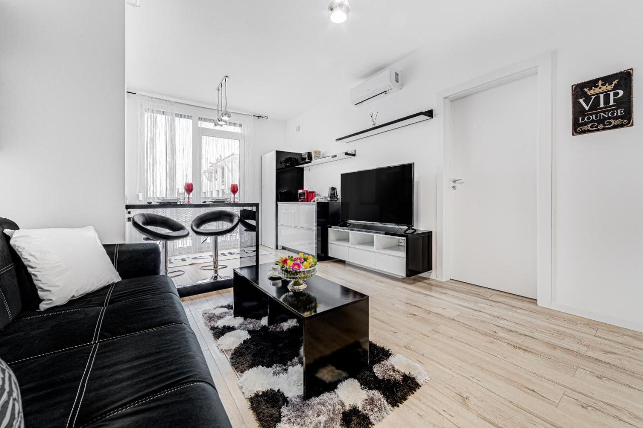 דירות אראד Ari Cinema Apartament With 2M Videoproiector מראה חיצוני תמונה