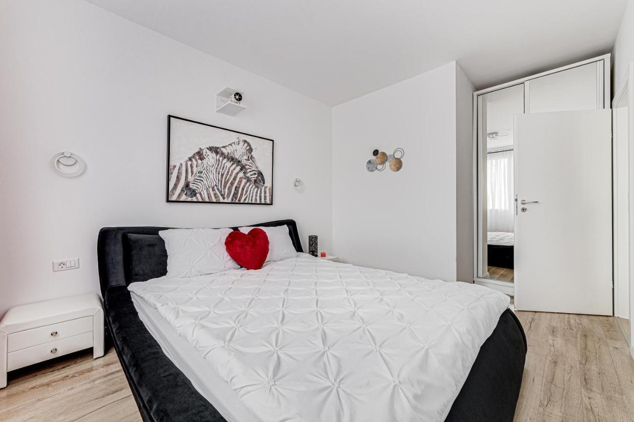 דירות אראד Ari Cinema Apartament With 2M Videoproiector מראה חיצוני תמונה